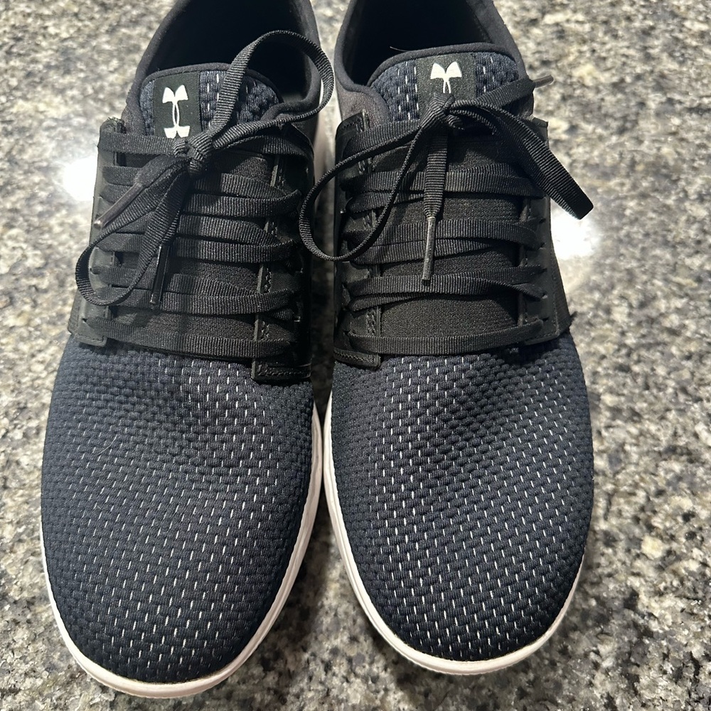 Under Armour Lifestyle Charged 24-7
Men's Sneaker, sz 11-Black/White Knit